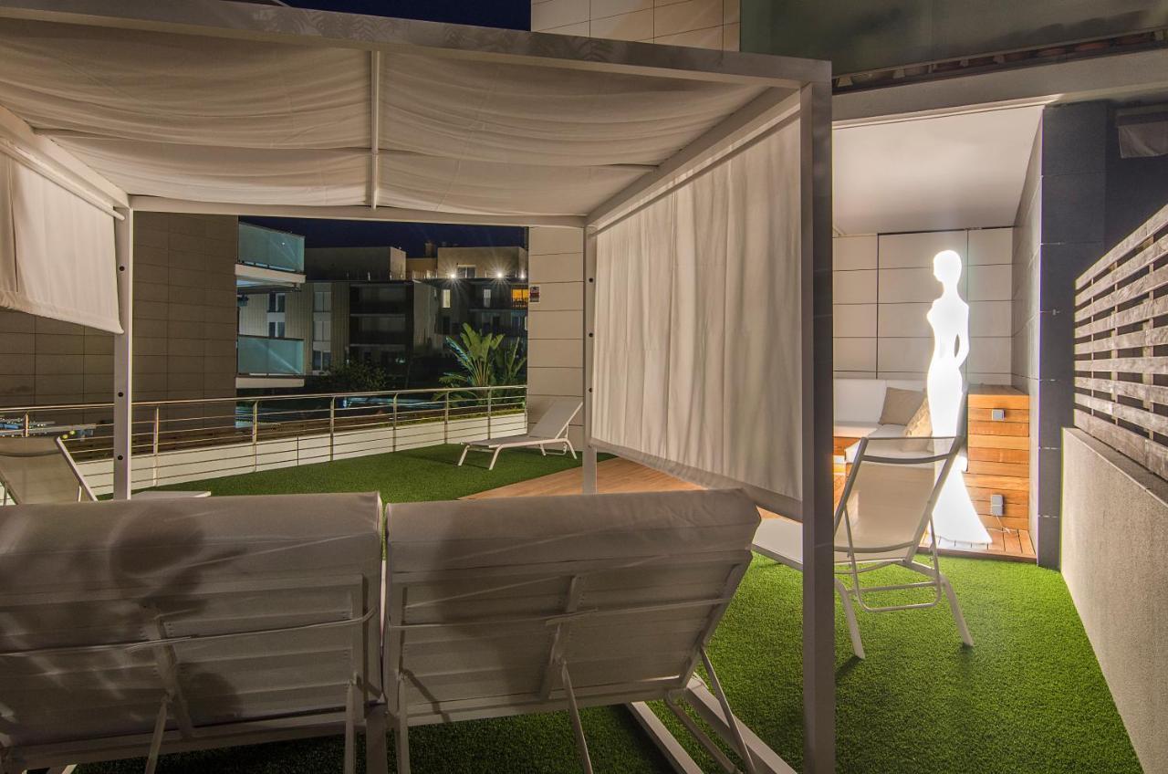 Sitges Spaces Garden Paradise 3 Bedroom, 3 Bathroom, Huge Private Garden-Terrace, Pool- Sleeps Up To 8 Экстерьер фото