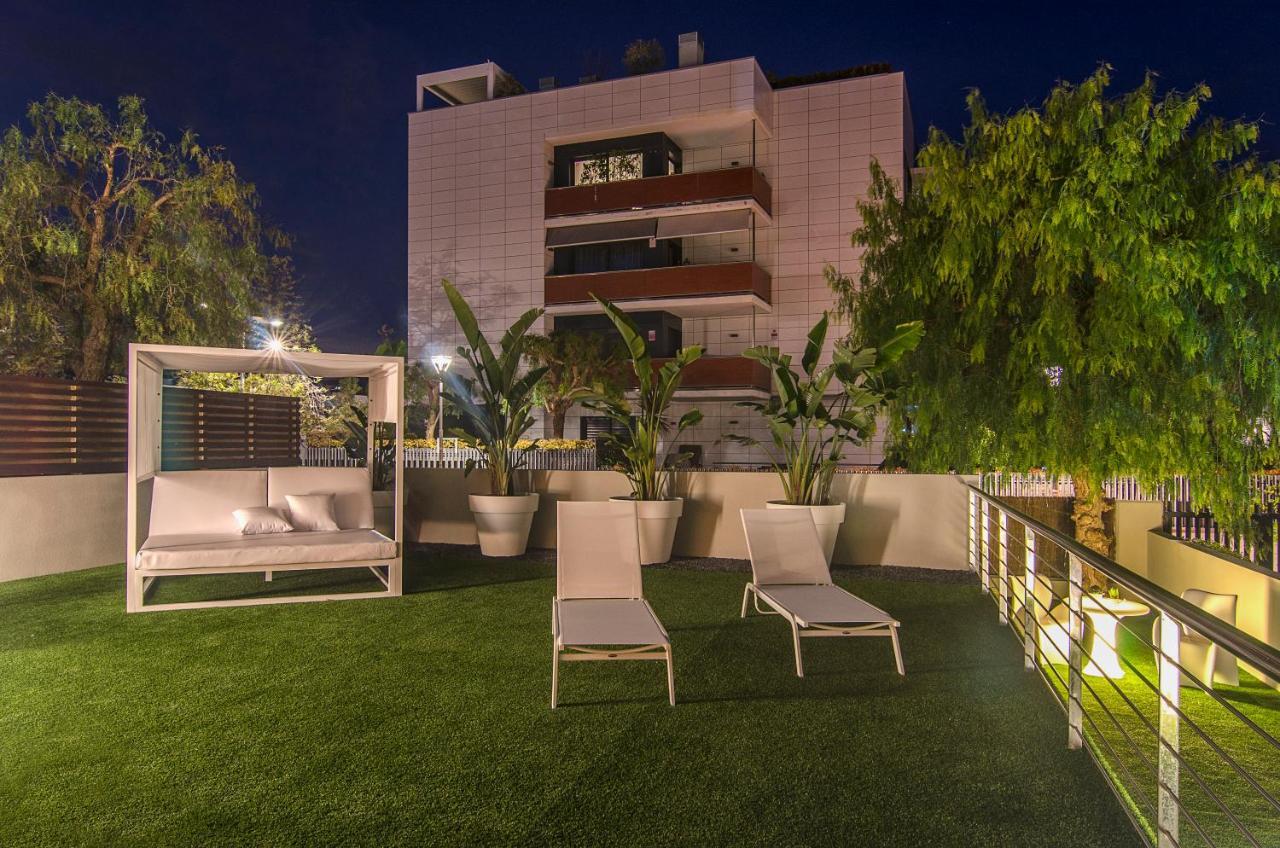 Sitges Spaces Garden Paradise 3 Bedroom, 3 Bathroom, Huge Private Garden-Terrace, Pool- Sleeps Up To 8 Экстерьер фото
